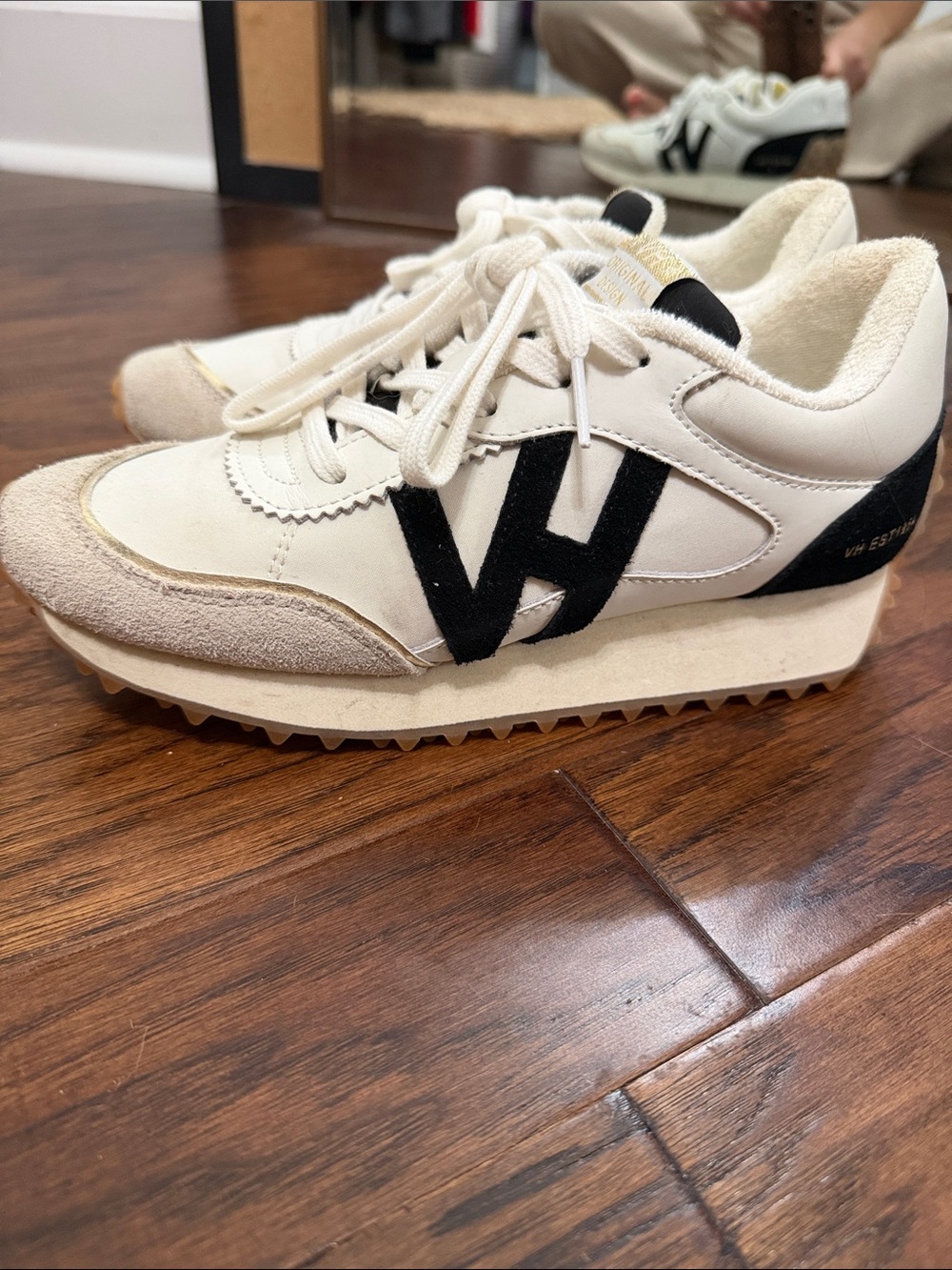 Vintage Havana White Black Athletic Sneakers - Picture 3 of 5